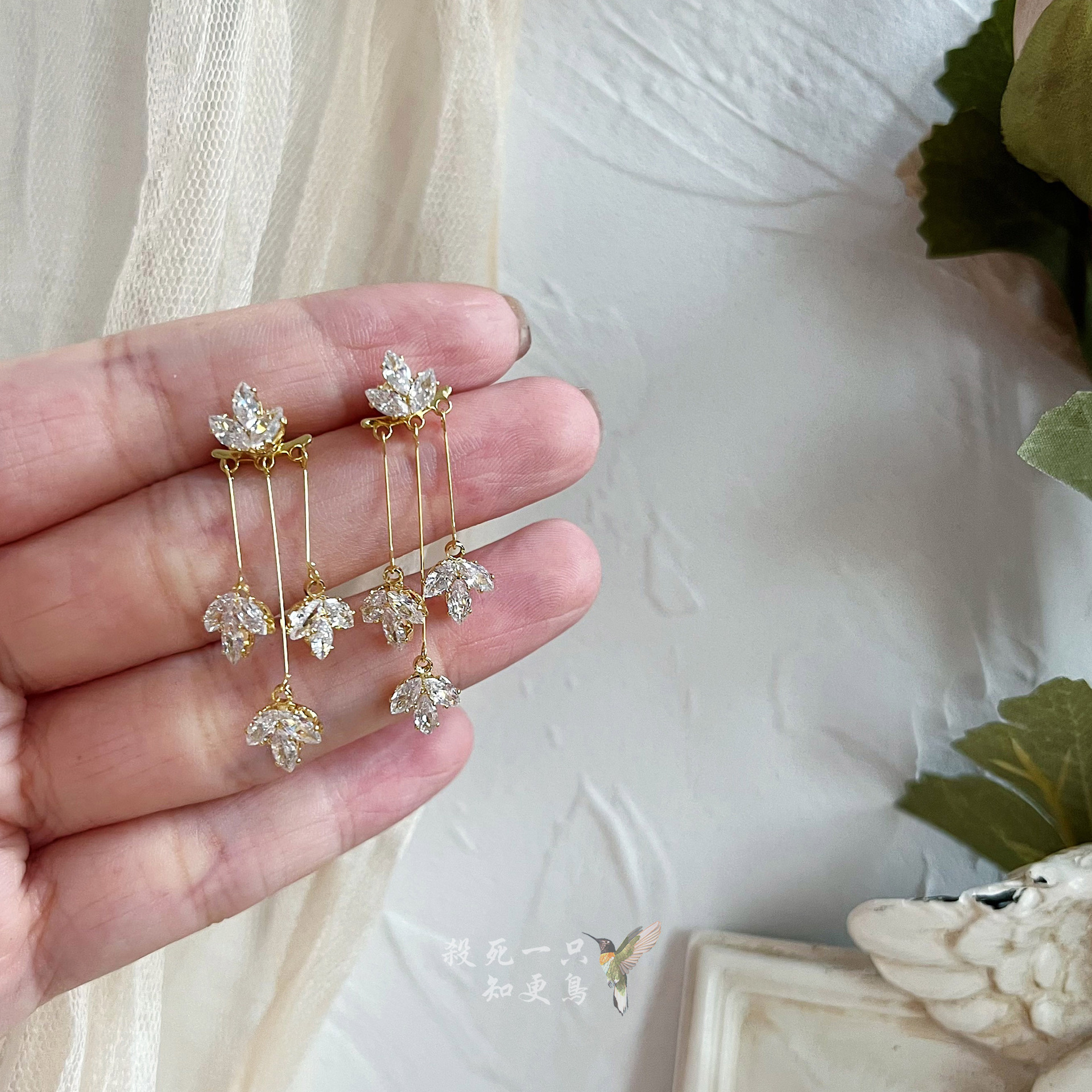 s925 Silver needle retro French style tassel earrings, women's light luxury and high-end feel, leaf stud earrings, Instagram influencer earrings details Picture