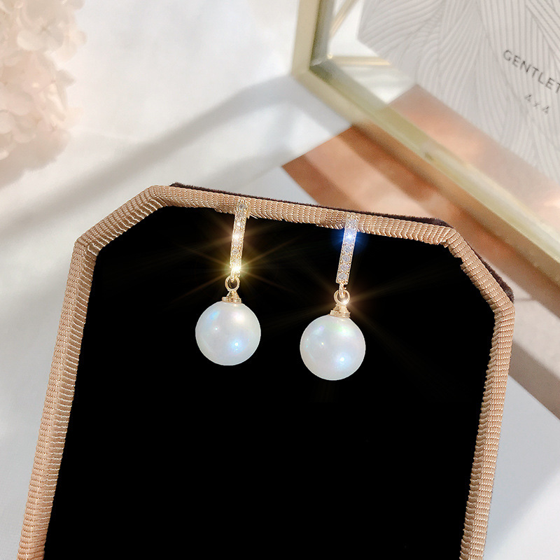 S925 Silver needle Korean style pearl pendant with diamonds, fashionable and individual stud earrings, the same style as the trendy earrings for women Application Scenario