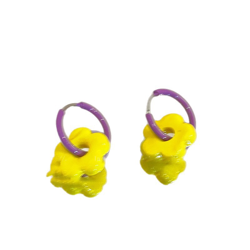 The energetic girl's spring and summer color-matched dopamine flower ear rings for women have a unique and versatile design, as well as sweet earrings Item Picture