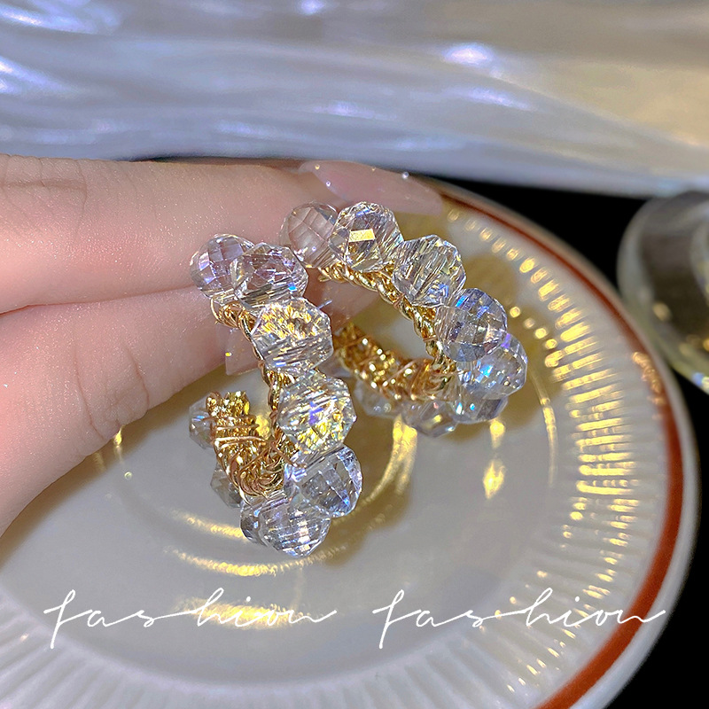 Korean C-shaped earrings, a new trend of high-end and trendy earrings in 2023, with a cold and elegant style that exudes the charm of a socialite Specification drawing
