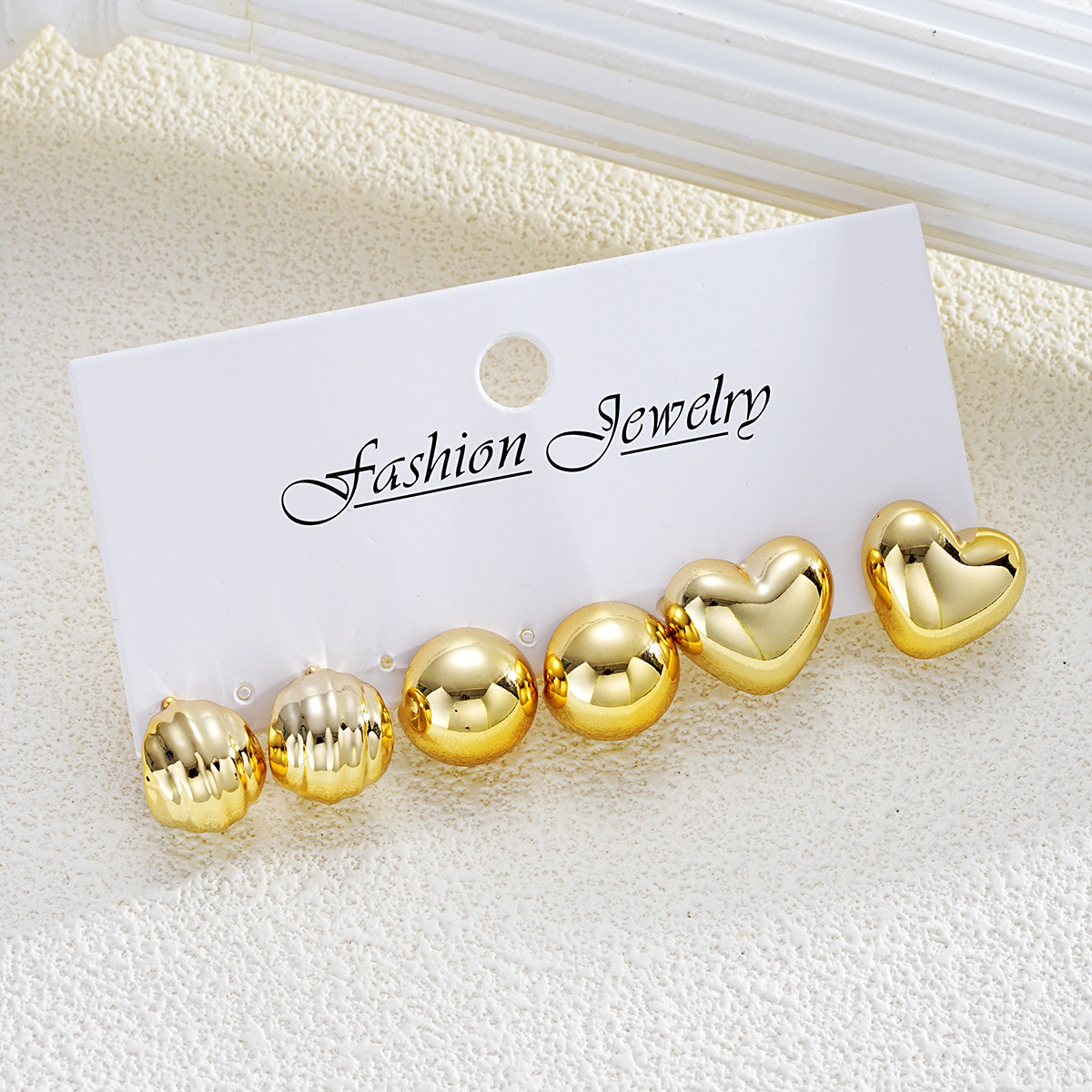 Cross-border European and American high-end creative CCB semi-circular heart-shaped ear stud 3-piece set, fashionable, elegant and versatile new earrings Application Scenario