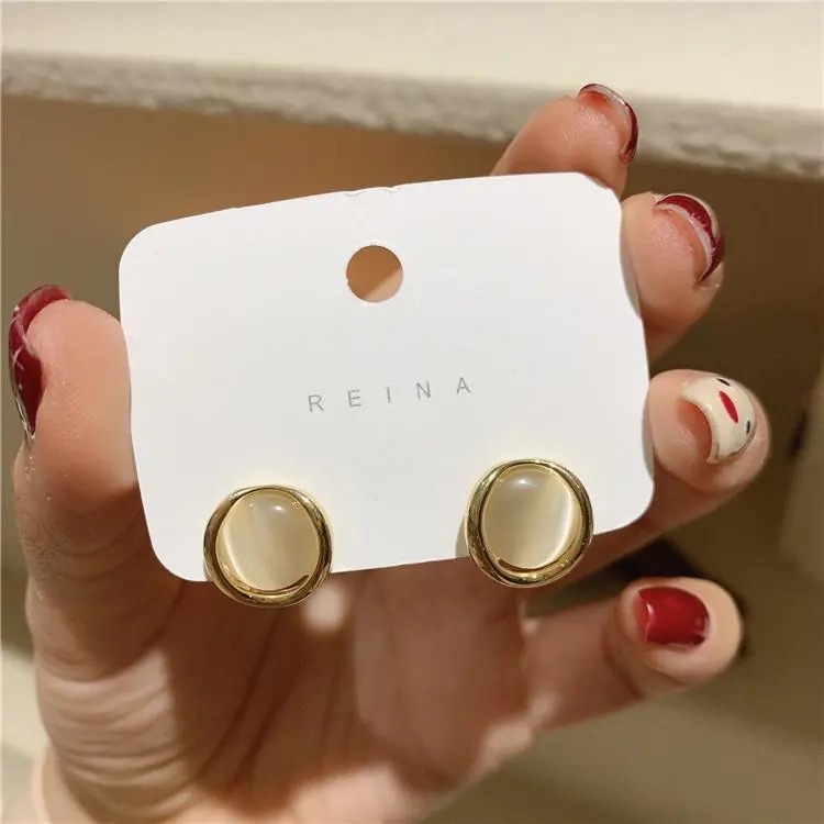 S925 Silver Needle Korean-style cat's eye stone cold style, simple and versatile, retro style stud earrings for women, wholesale from the manufacturer details Picture