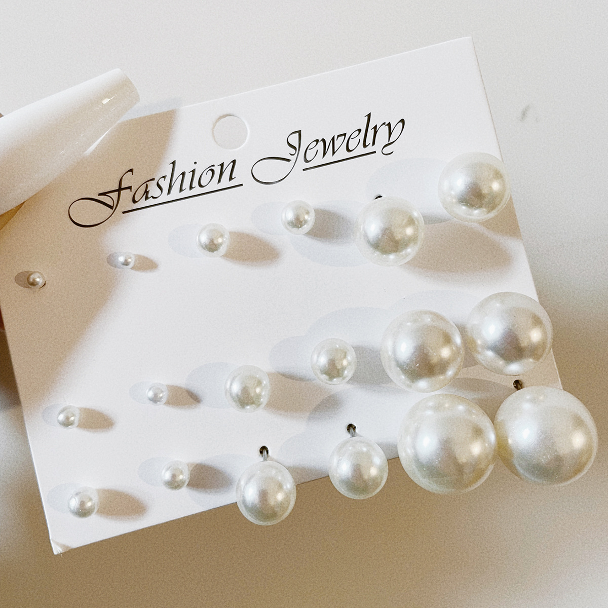 New cross-border simple and classic small and medium-sized imitation pearl stud earrings, 12 pairs in a row, fever French retro stud earrings Specification drawing