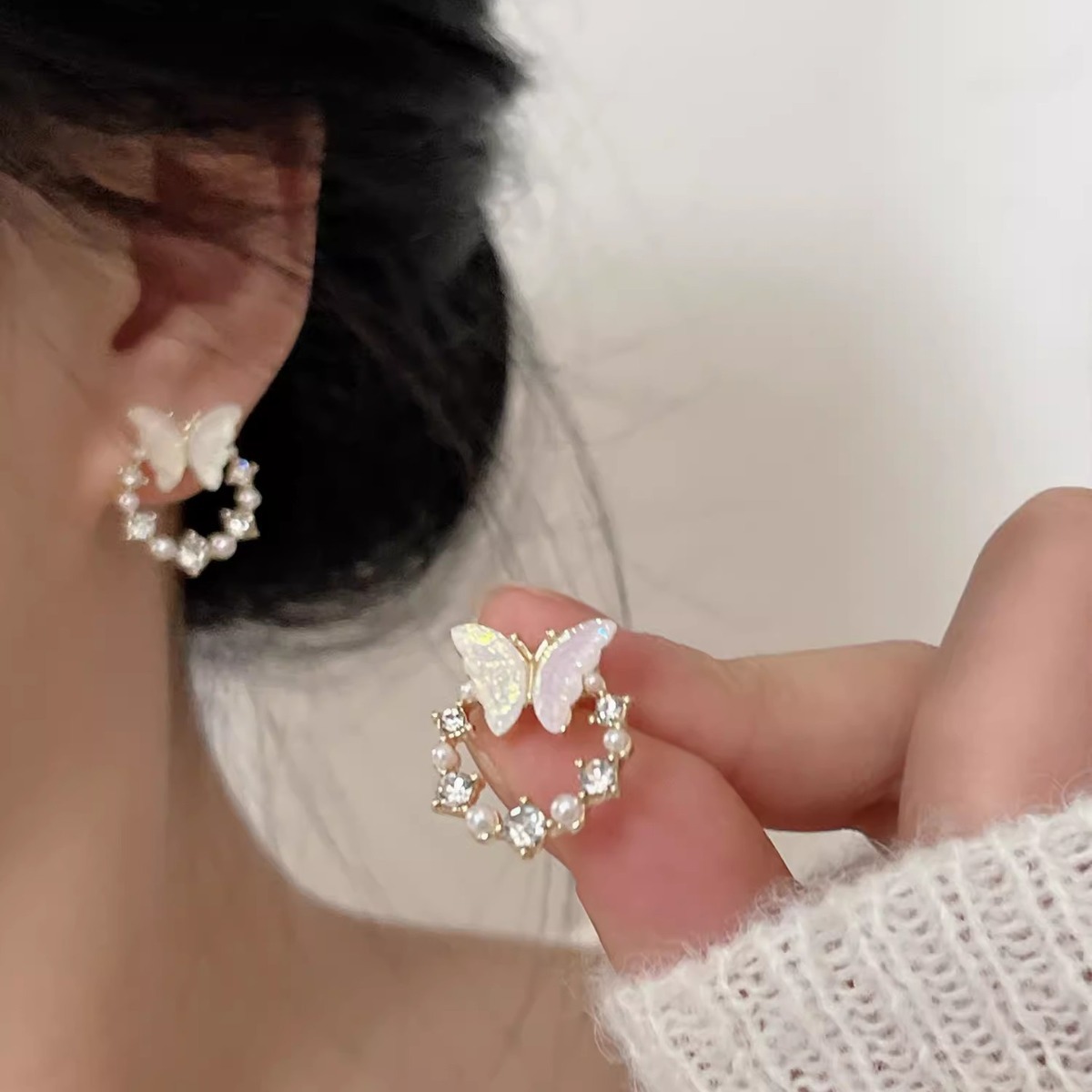 Gentle and ethereal butterfly pearl earrings for women, 925 silver needle, sweet and elegant stud earrings, 2024 new trendy earrings full figure