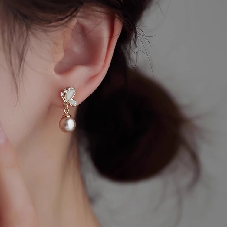 French butterfly champagne-colored pearl earrings for women, exquisite and unique commuter style earrings, a new bestseller in 2025 Specification drawing