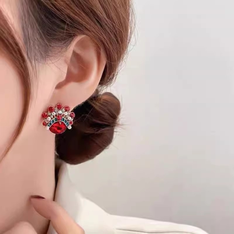Chinese-style sword and horse actress facial makeup, national trend ear studs, women's fashionable, retro and festive earrings, niche design, asymmetrical earrings Specification drawing
