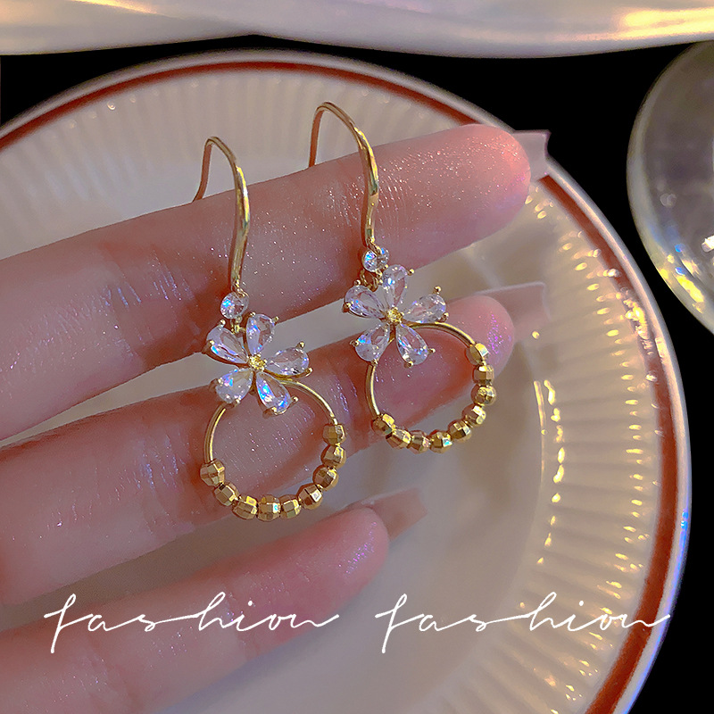 Wholesale of the latest trendy and popular earrings in 2023, featuring a feminine and high-end look, zircon earrings, and retro and exquisite earrings full figure