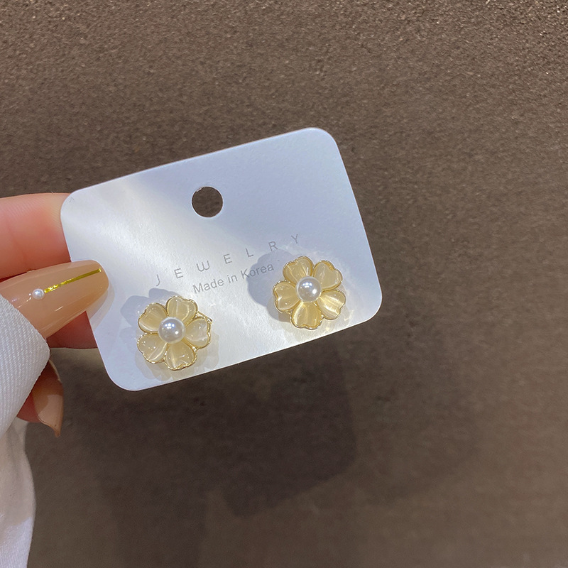 S925 Silver Needle cat's Eye Flower Earrings, women's Instagram trendy design, pearl stud earrings, retro style and simple earrings Specification drawing