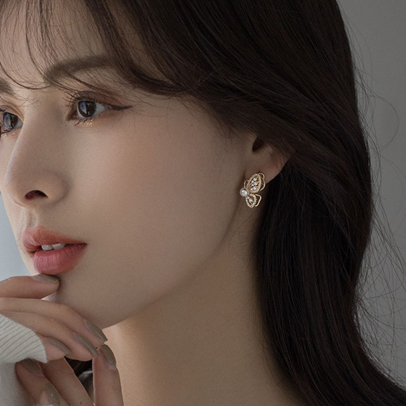 S925 Silver Needle French pearl Stud women's Niche light Luxury retro earrings Butterfly Diamond Stud women's earrings wholesale Specification drawing