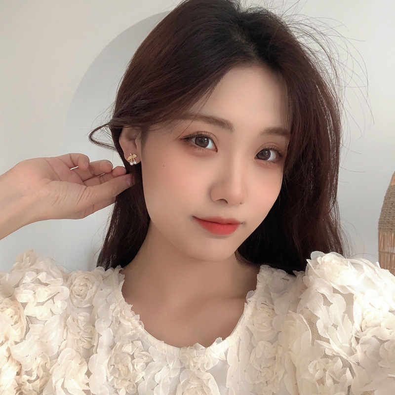 S925 Silver Needle Trendy, Instagter-style small pearl cherry stud earrings, a versatile and elegant ear accessory for women Application Scenario