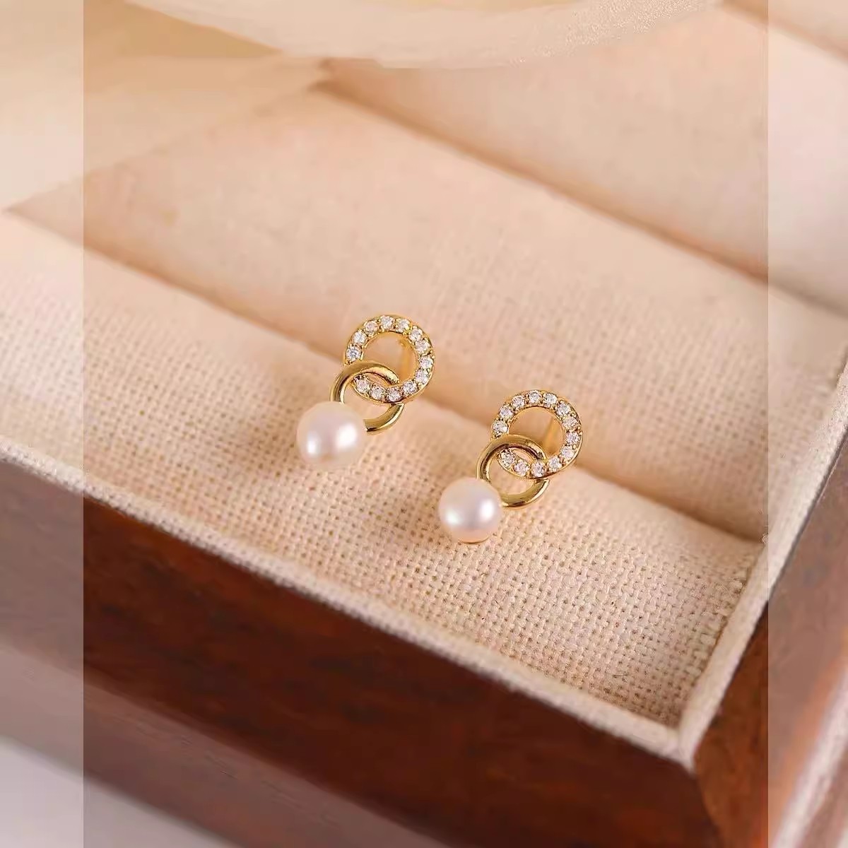 Silver needle micro-inlaid zircon double-ring pearl stud earrings 2024 new bestseller Niche design super shiny earrings for women details Picture