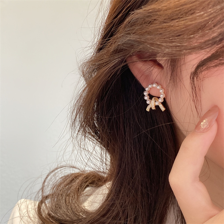 S925 Silver needle Stud Pearl Earrings, women's earring feel, light luxury stud, new trendy style, versatile and high-end full figure