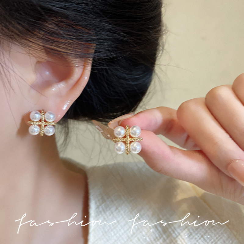 Cross-shaped niche design pearl stud earrings, French retro style, light luxury and high-end feel, simple earrings for women Application Scenario