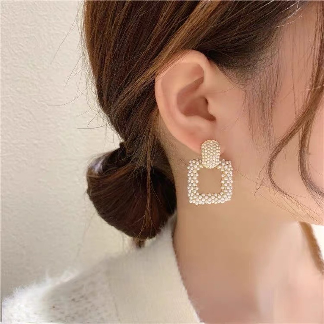 Light luxury geometric square pearl earrings, new trendy Korean French earrings, women's pure silver needle earrings Specification drawing