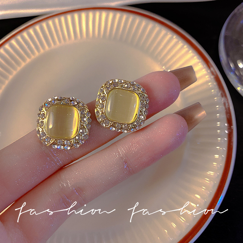 925 Silver Needle water Diamond Cat's Eye Stone retro small Stud earrings with a high-end feel, 2023 new style feminine earrings full figure