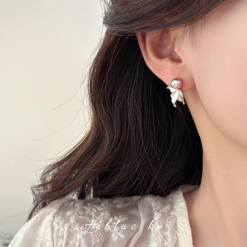 Butterfly Pearl imitation fish tail tassel earrings 2025 New bestseller, high-end, light luxury, niche and unique style stud earrings Specification drawing