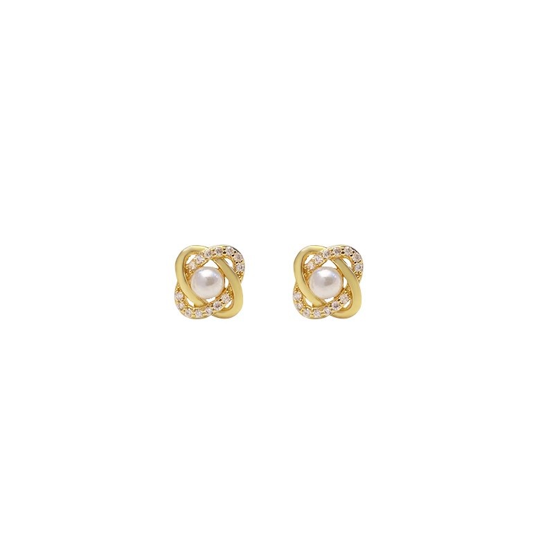 The new 2025 bestseller, the micro-inlaid zircon pearl stud earrings, exude a light luxury and high-end charm. They are small and exquisite French earrings Item Picture