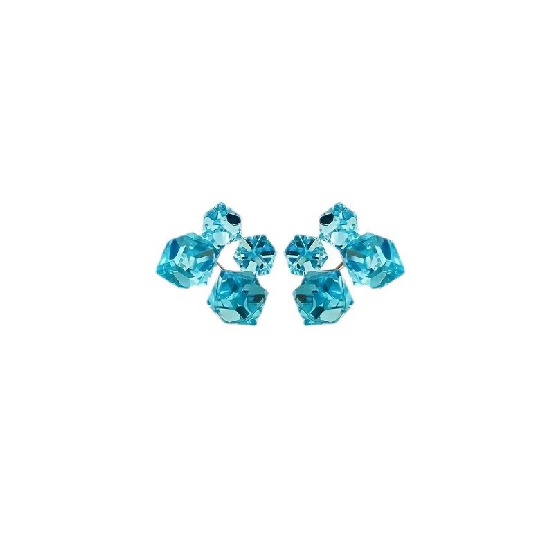 Lychee Ice ~ Pink square crystal stud earrings for Spring and Summer, a new bestseller for women in 2025, with a light luxury and high-end look Item Picture