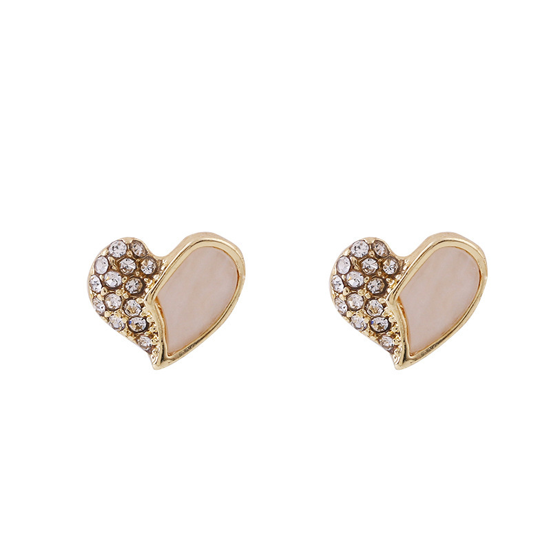Korean style diamond-encrusted heart-shaped stud earrings S925 silver needle simple and girlish design small earrings Item Picture