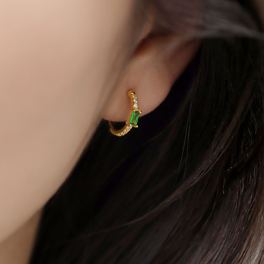 French retro emerald zircon earrings, a niche design for women with a sense of high-end micro-inlaid earrings, Korean version of internet-famous stud earrings details Picture