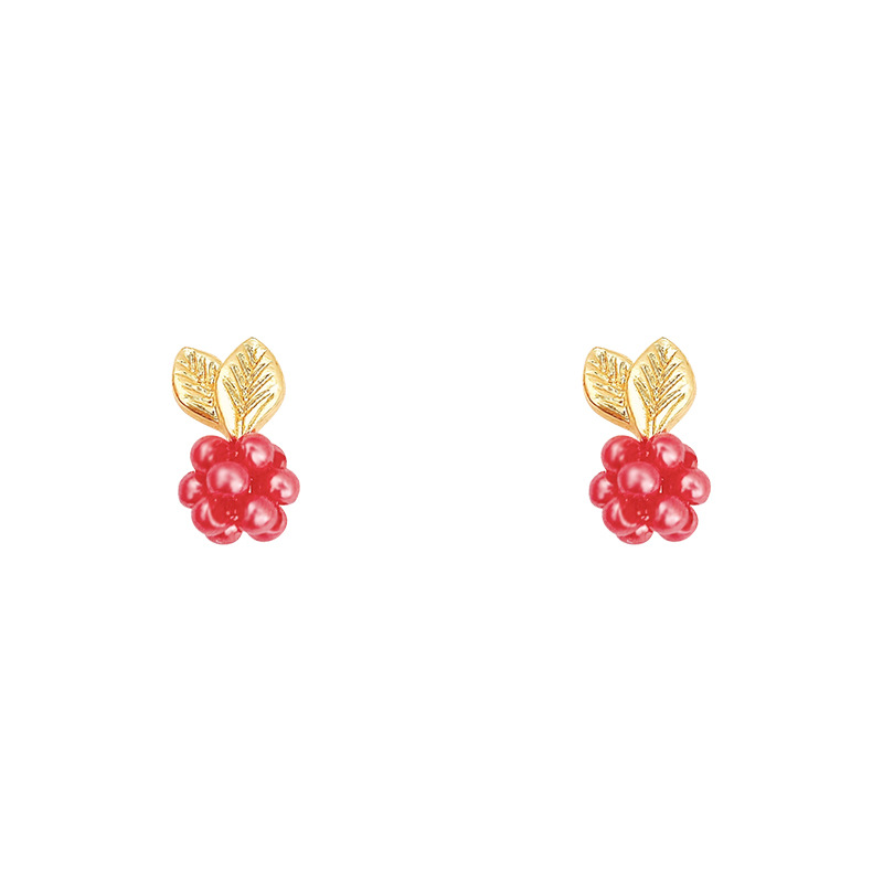 Retro red raspberry cute fruit earrings, high-end small and exquisite stud earrings, 925 silver needle Japanese-style girl earrings Item Picture