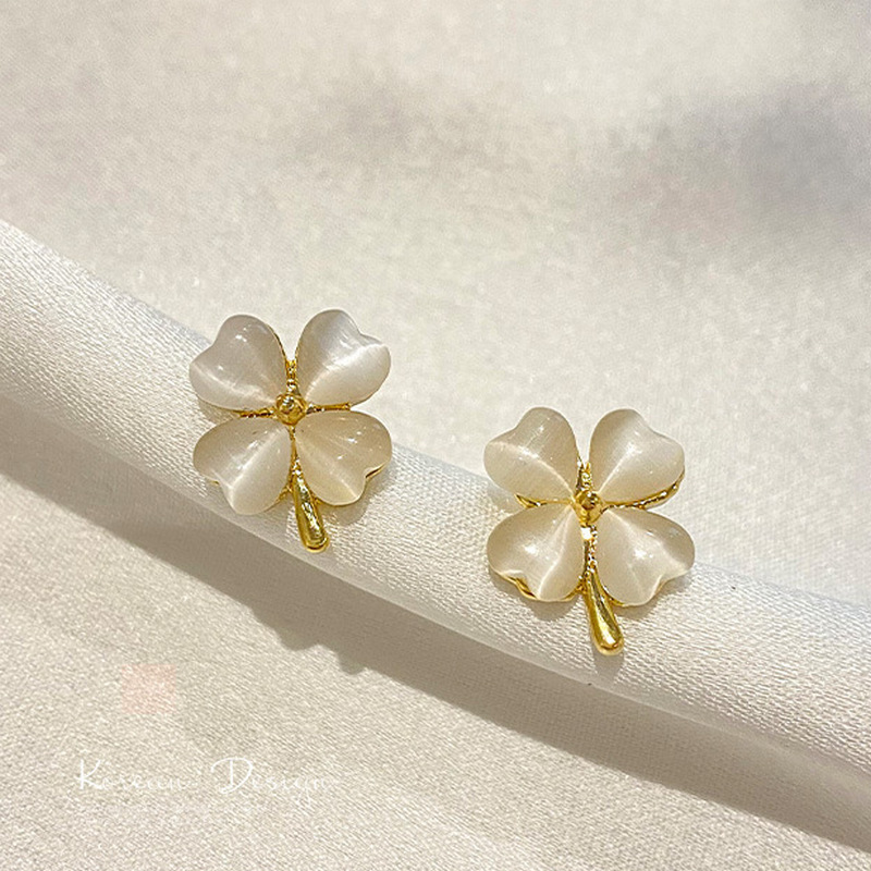 S925 Silver Needle Korean new cat's eye stone four-leaf Clover simple, fresh, fashionable and elegant stud earrings for women Specification drawing
