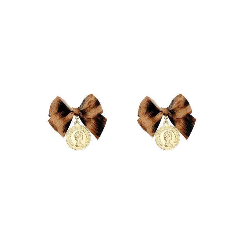 European and American retro and unique bow earrings, elegant autumn and winter leopard print earrings, fashionable and popular on Instagram earrings Item Picture