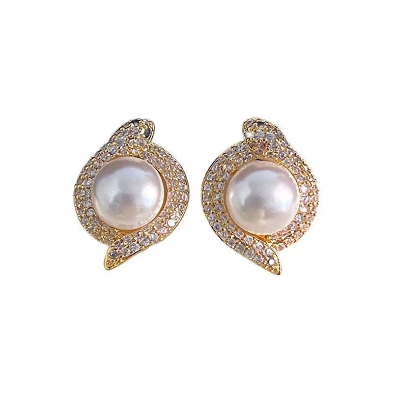 French-style snake-shaped pearl stud earrings for women, with a light luxury and high-end feel. Niche design, fashionable and versatile earrings Item Picture