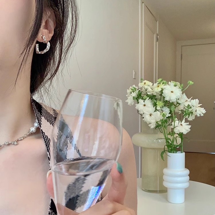 French irregular texture heart-shaped earrings for women, simple, fashionable and high-end style earrings, niche design, cold style earrings Specification drawing