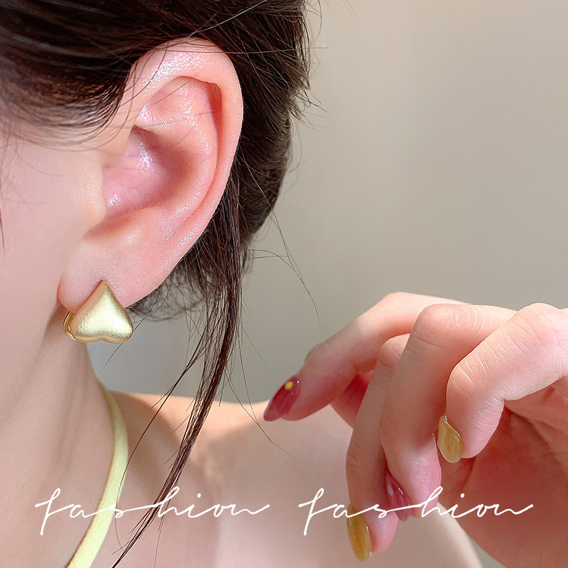 French-style simple and compact heart-shaped plain ring earring earrings, no need to remove the stud earrings when sleeping, 2025 new bestseller, versatile for women Specification drawing