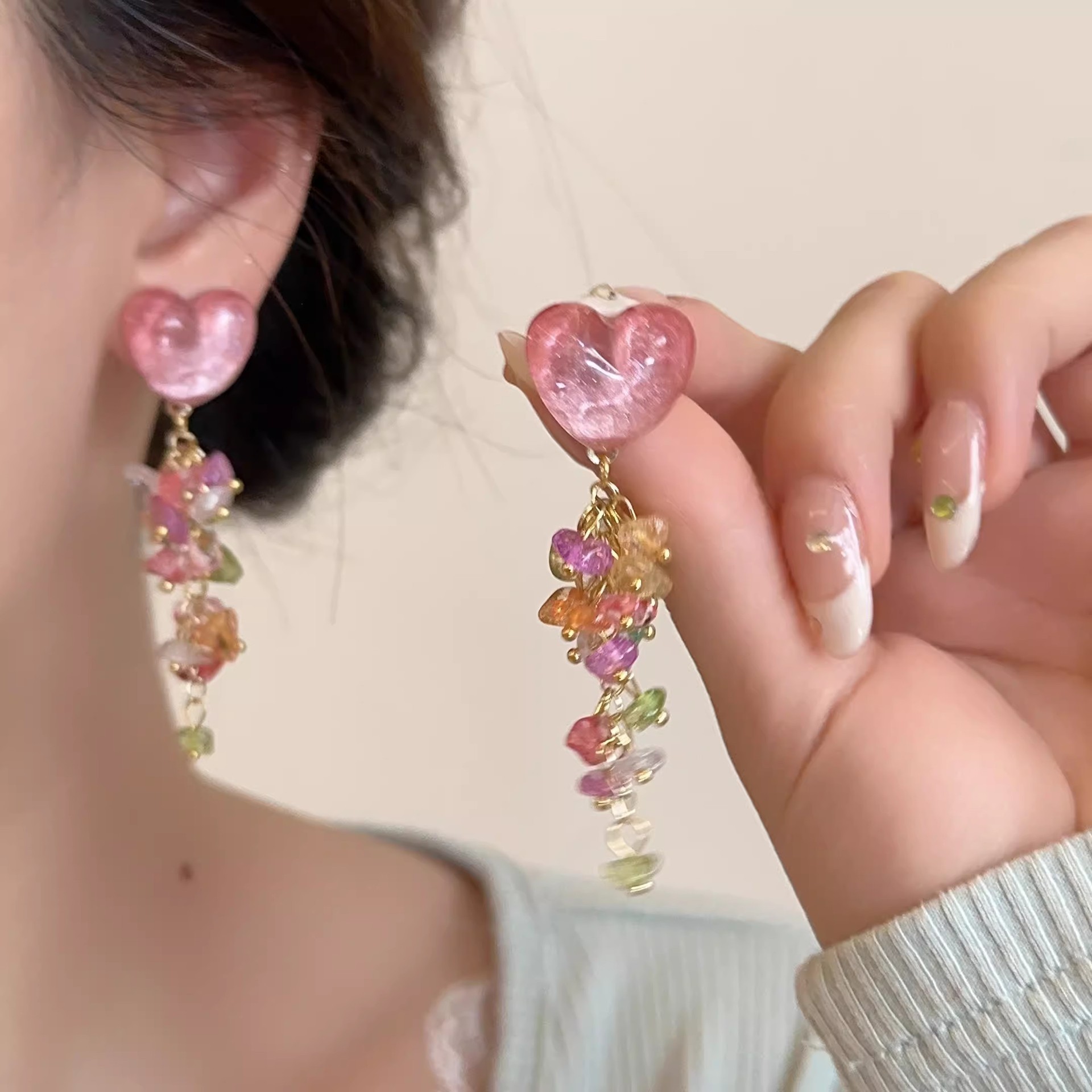 Summer colorful heart-shaped crystal tassel earrings are cute and sweet. The crushed stone stud earrings are a niche design with a unique sense of style Application Scenario