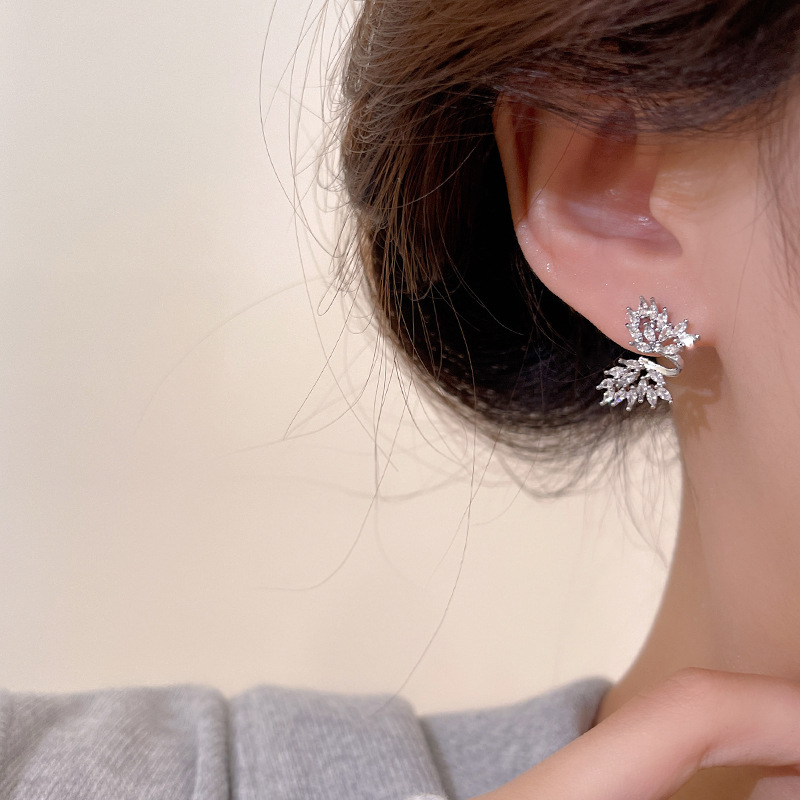 Light luxury zircon butterfly earrings, niche design, high-end feel, unique stud earrings, exquisite earrings for female Internet celebrities and socialites wholesale details Picture