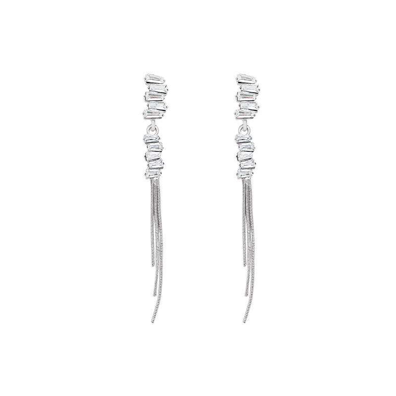 Zircon long tassel earrings for women 2025, a new bestseller with a light luxury and high-end feel. Sparkling diamond earrings, a niche and exaggerated earpiece Item Picture