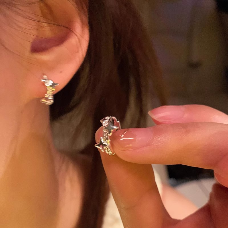 YOUZI Sparkling Diamond four-pointed star ear rings, women's niche design sense, circle five-pointed star zircon versatile earrings and earrings Specification drawing