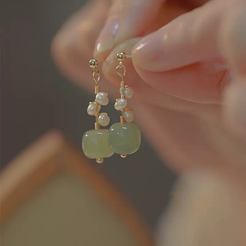 ins New Chinese-style imitation Hetian jade earrings, women's retro charm, internet-famous pearl stud earrings S925 silver needle personalized earrings full figure