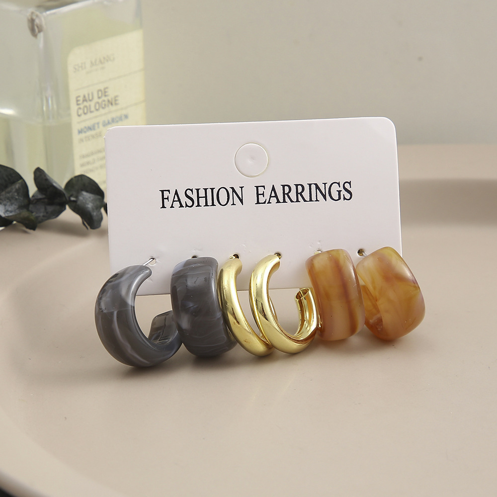 Wholesale of 3-pair creative retro C-shaped letter alloy earrings with a new cross-border acetic acid board from Europe and America details Picture