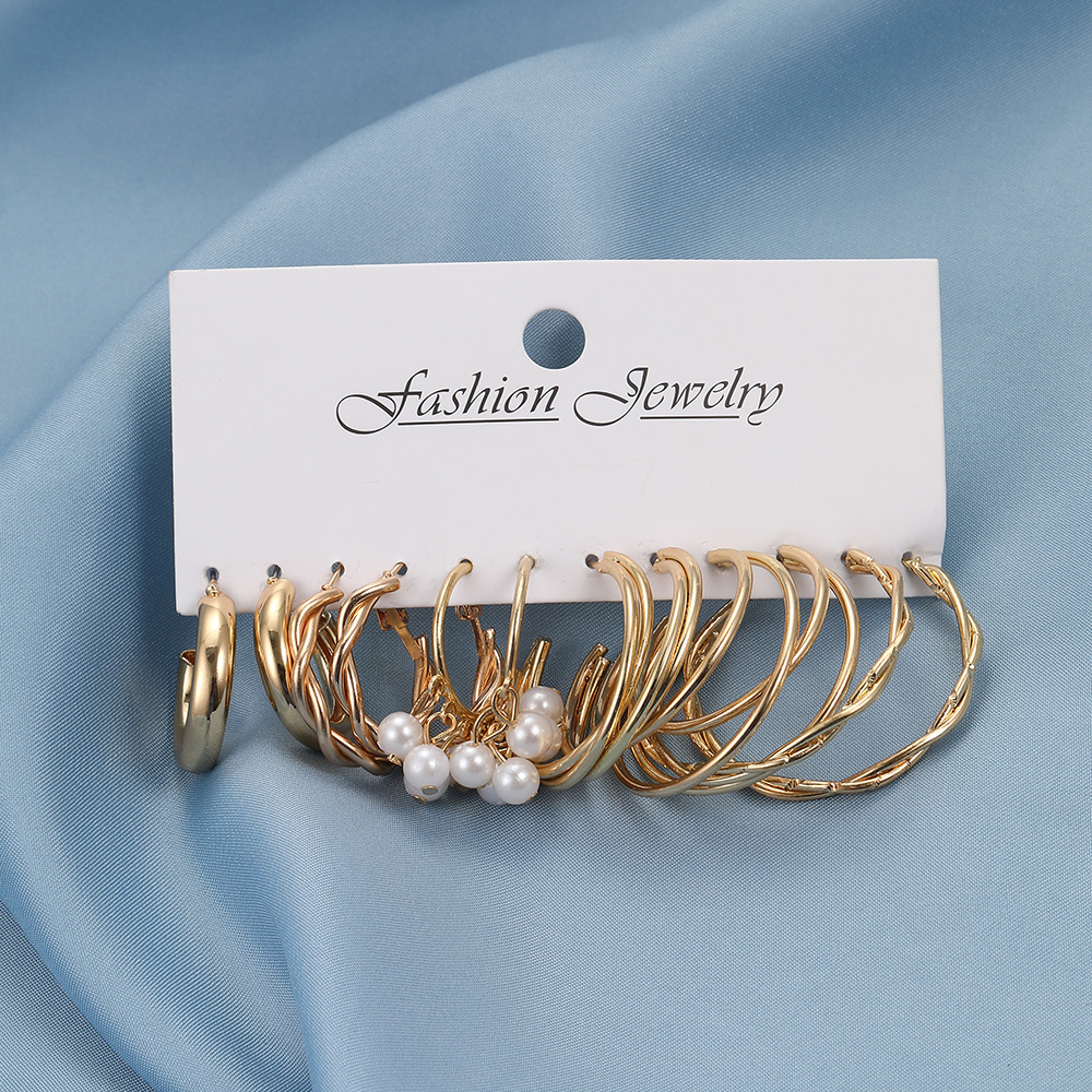 A set of 6-piece cross-border best-selling golden twisted pearl imitation earrings, C-shaped stylish earrings and earrings Application Scenario