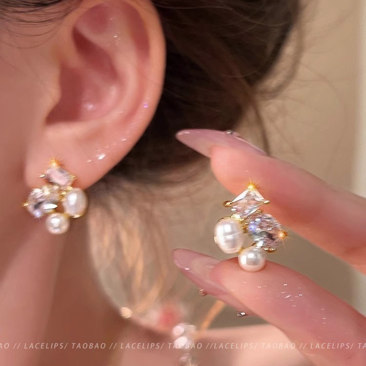 Xiaoxiang square pearl stud earrings, women's micro-inlaid zircon, high-end and versatile, elegant, niche and light luxury earrings details Picture