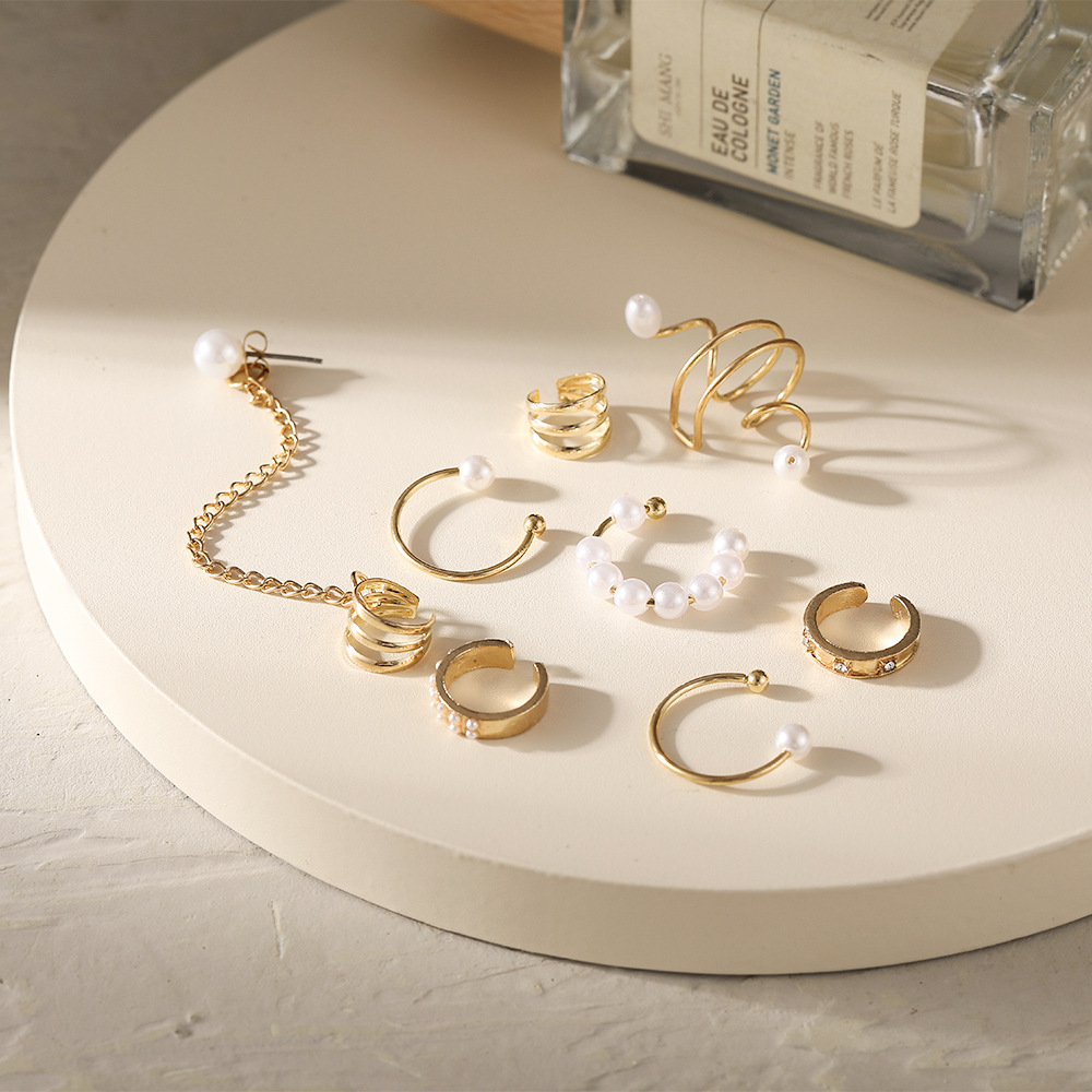 New best-selling creative imitation pearl tassel ear bone clips without ear holes, 8-piece set of large and small pearl ear clips Application Scenario