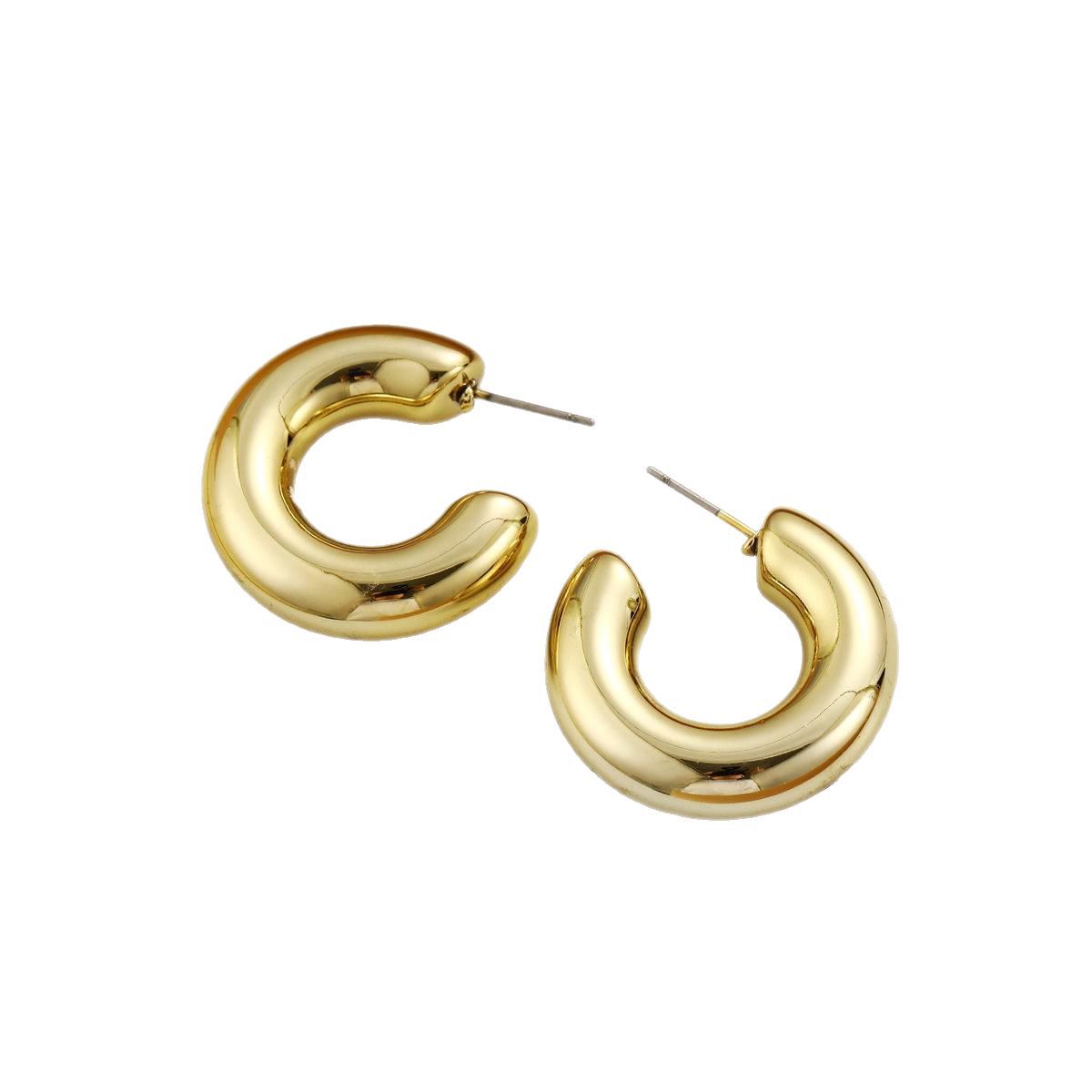 The frosted gold C-shaped earrings, a popular cross-border bestseller from Europe and America, are creative, simple, metallic and personalized. They are basic ear rings for women Item Picture