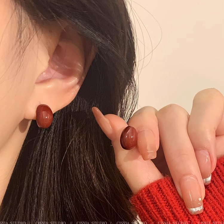 High-end Ankela red love bean stud earrings for women's autumn and winter, unique and niche Hong Kong-style earrings, light luxury earrings wholesale full figure