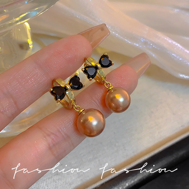 Black rhinestone bow stud earrings, Hong Kong-style retro pearl earrings, ear buckles, light luxury, niche and elegant earrings for women full figure