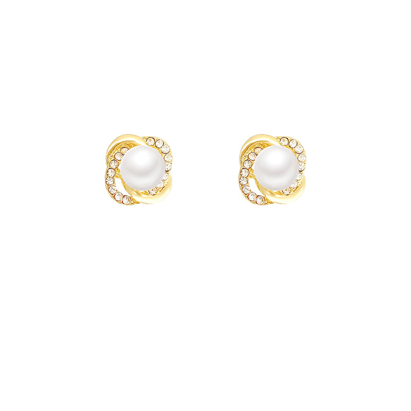 Korean pearl earrings for women, retro French elegance, high-end feel, S925 silver needle earrings wholesale trend Item Picture