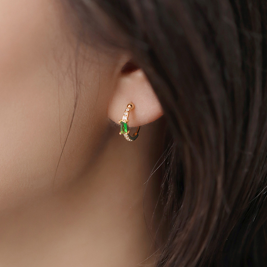 French retro emerald zircon earrings, a niche design for women with a sense of high-end micro-inlaid earrings, Korean version of internet-famous stud earrings Application Scenario