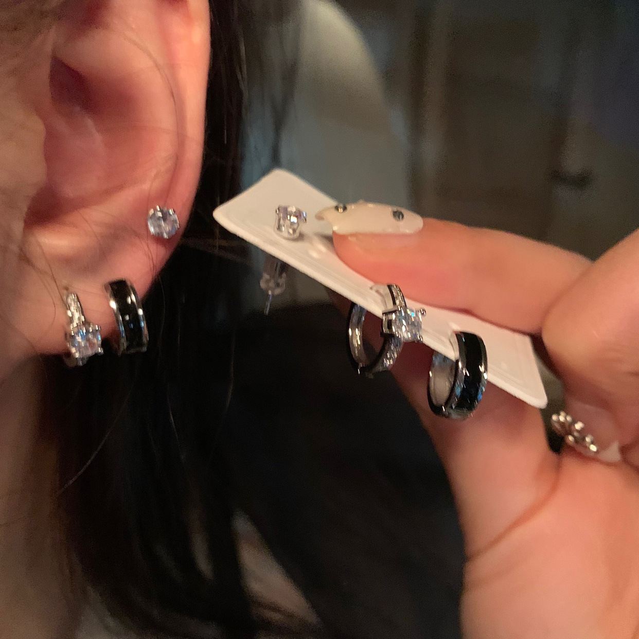 The 2025 new light luxury Zircon ear buckle six-piece set features a trendy and versatile ins earrings with a Japanese and Korean style Application Scenario