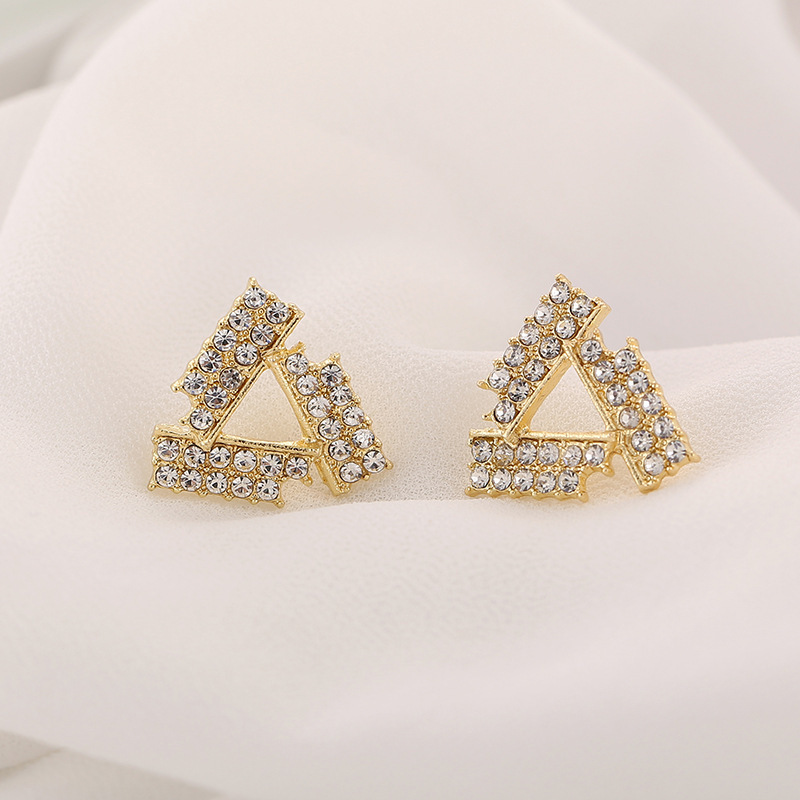 S925 Silver Needle rhinestone triangular Stud Earrings for women, Korean style, niche earrings, trendy women's earrings, the same style as Internet celebrities Specification drawing