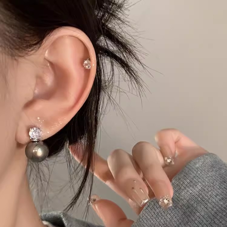 Zircon pearl stud earrings for women, 925 silver needle, light luxury, high-end and elegant style earrings, French niche, internet-famous bestsellers Application Scenario