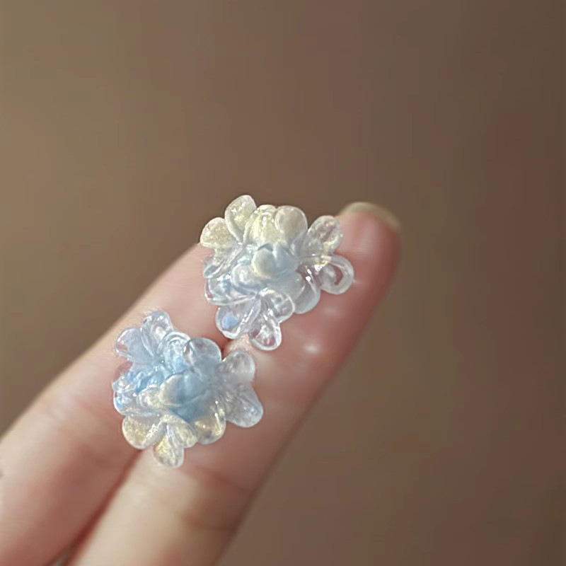 Early spring clear blue flower earrings, women's niche design, high-end earrings, super fairy-like and versatile stud earrings, 2025 new style full figure