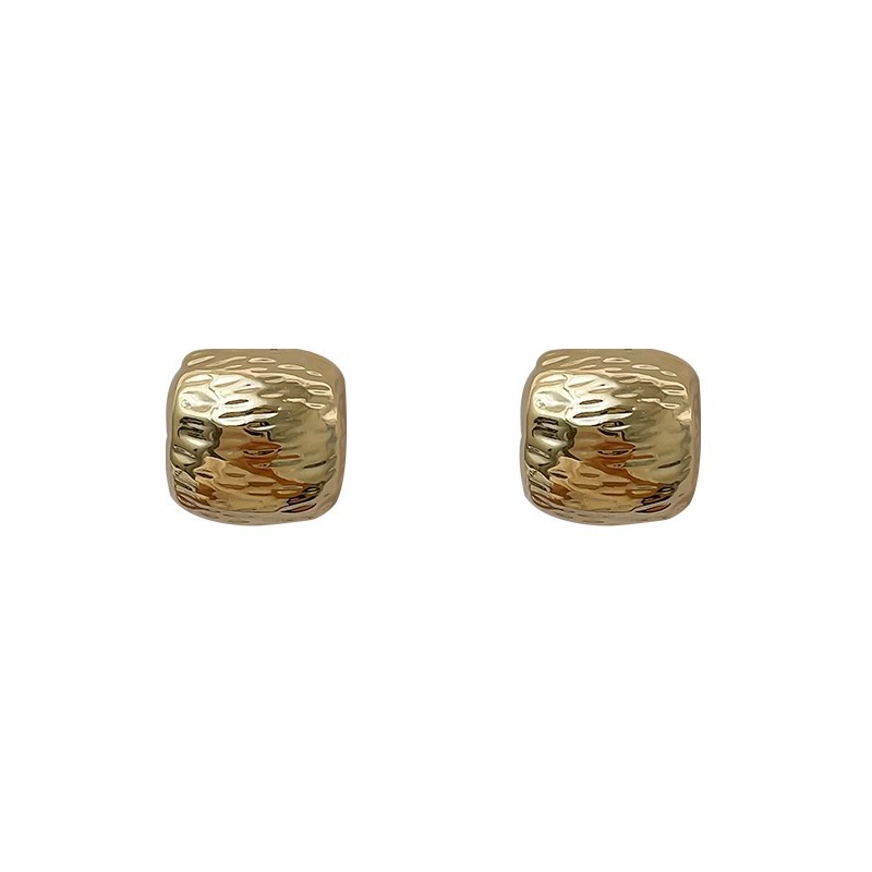 ccb steel needle light luxury, niche and high-end metal earrings, women's golden retro stud earrings, unique and elegant earrings Item Picture