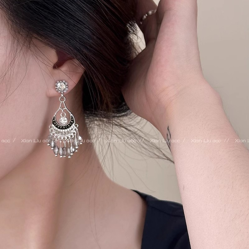 New Chinese ethnic style zircon tassel earrings, women's retro charm, long stud earrings, niche design, high-end feel, earrings details Picture